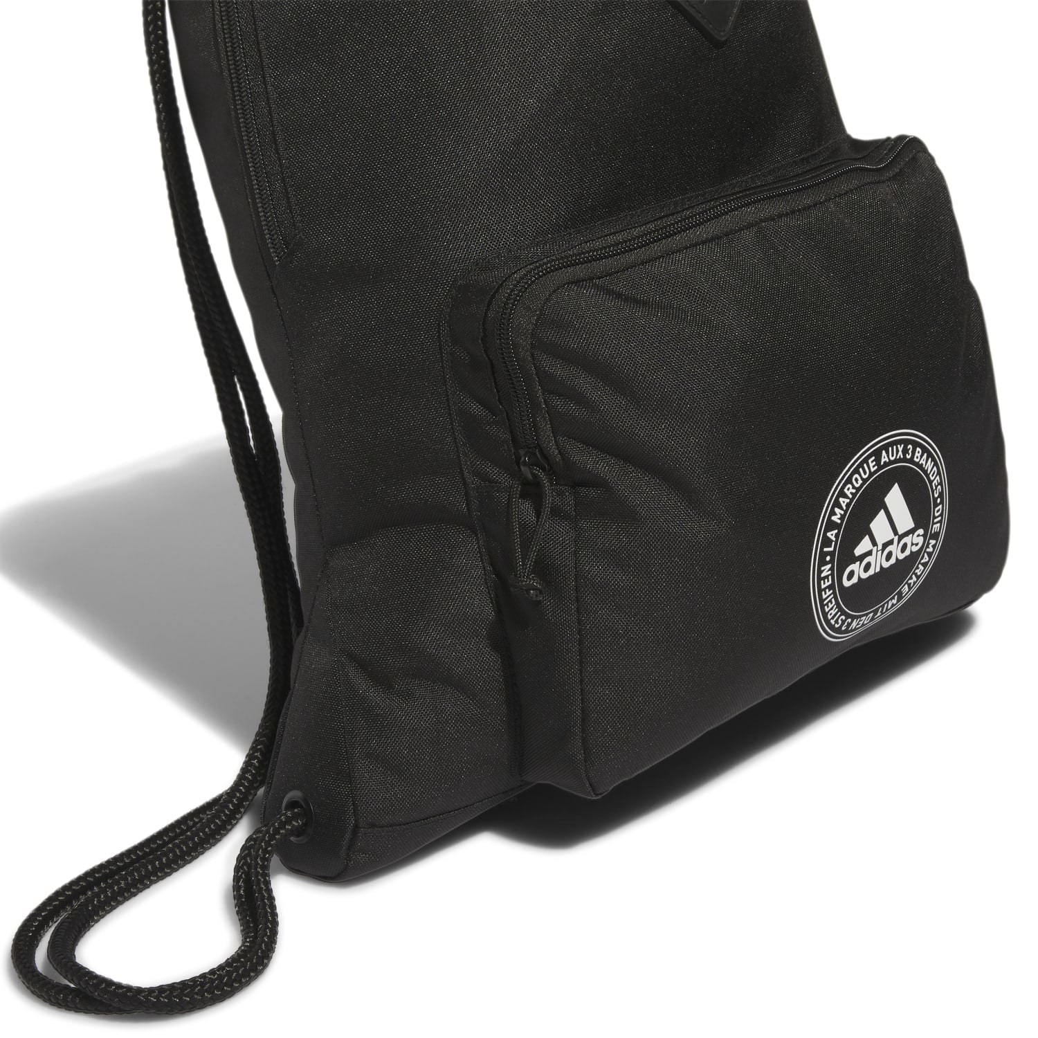 Close-up of the Nike Classic 3S2 sackpack pockets, ideal for organizing gym essentials.