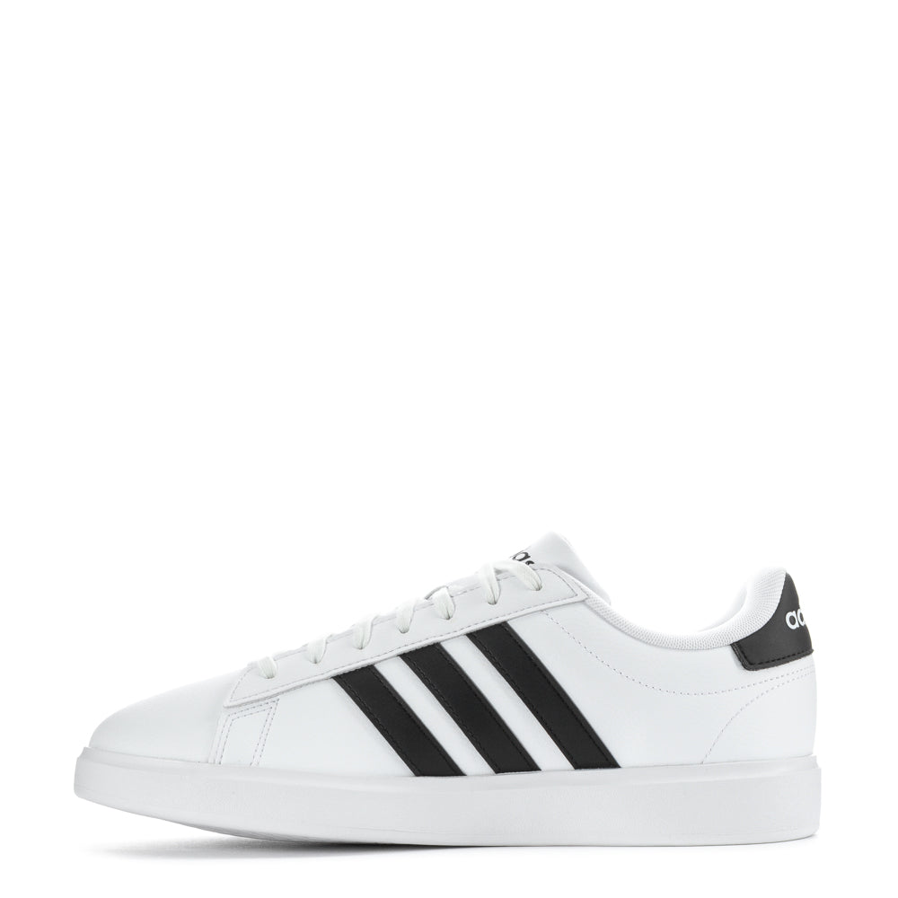 Close-up of the Adidas Grand Court shoes Cloudfoam Comfort cushioning for ultimate support.