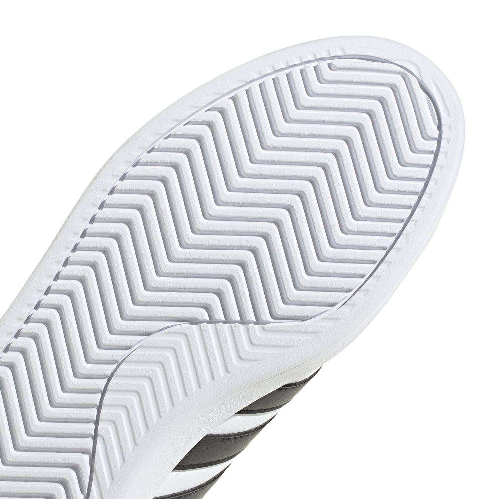 Adidas Grand Court 2.0 sneakers showing the side profile, perfect for casual wear.