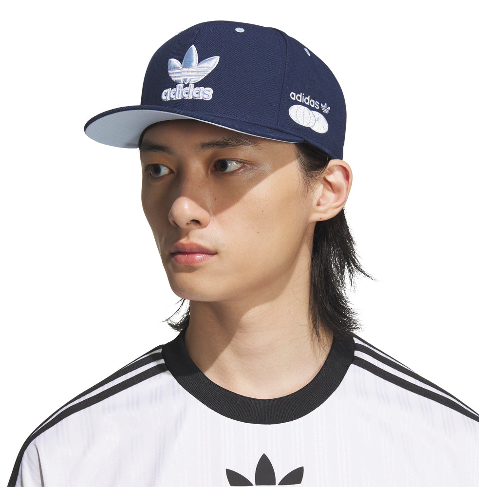 Close-up of the snapback closure on the Adidas structured cap, showcasing its adjustable fit.