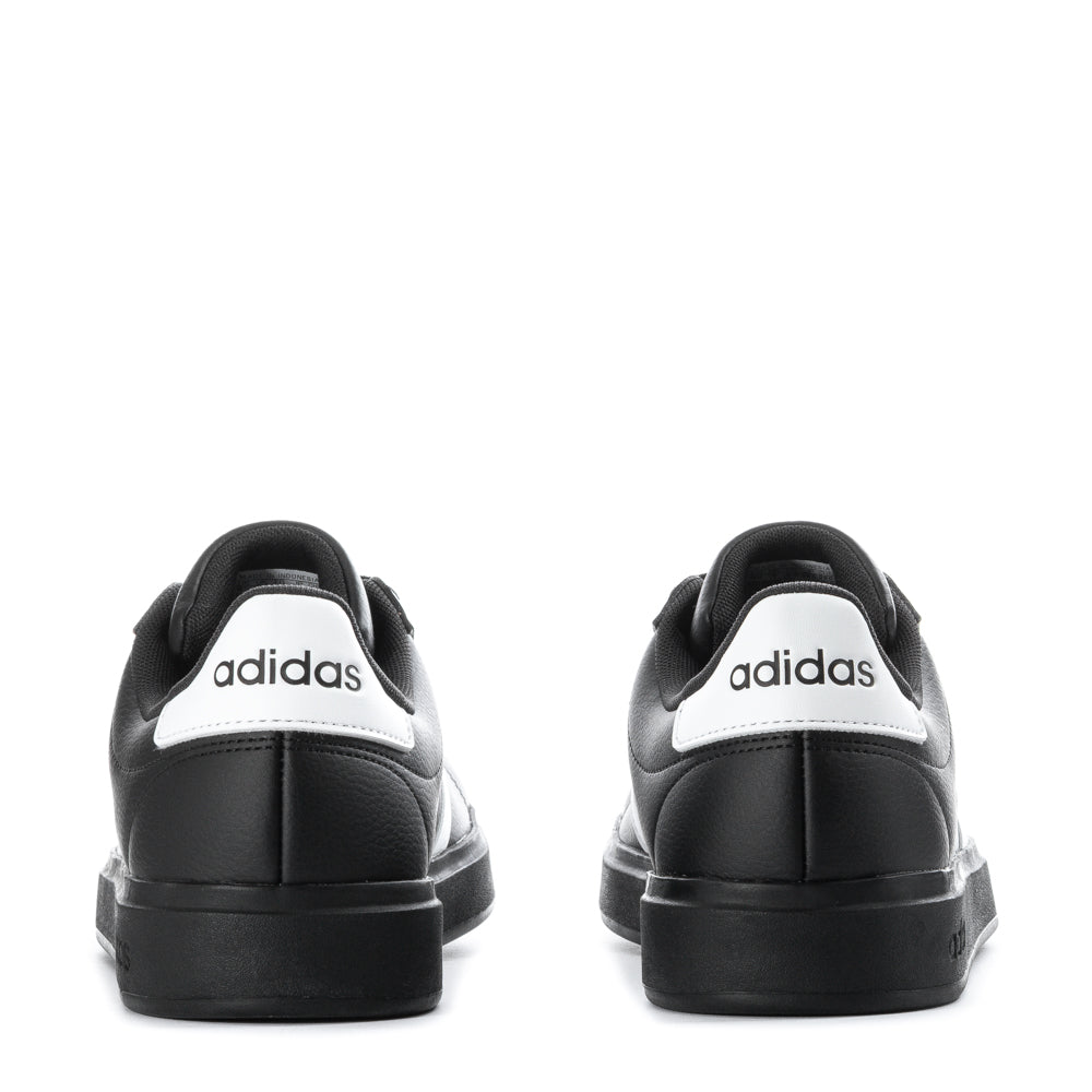 Close-up of the cushioned Cloudfoam sockliner inside Adidas mens sneakers for all-day comfort
