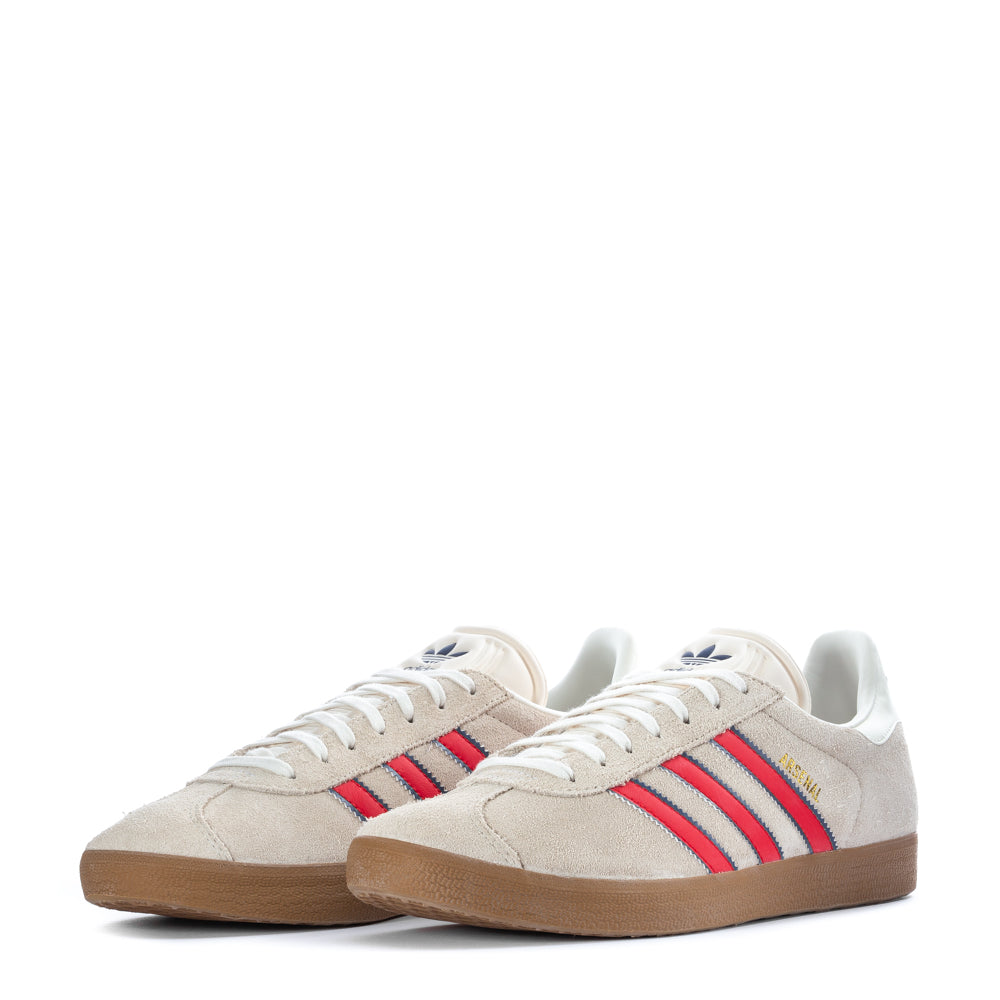 Adidas Gazelle mens sneakers on a casual outing, demonstrating their versatility and comfort.