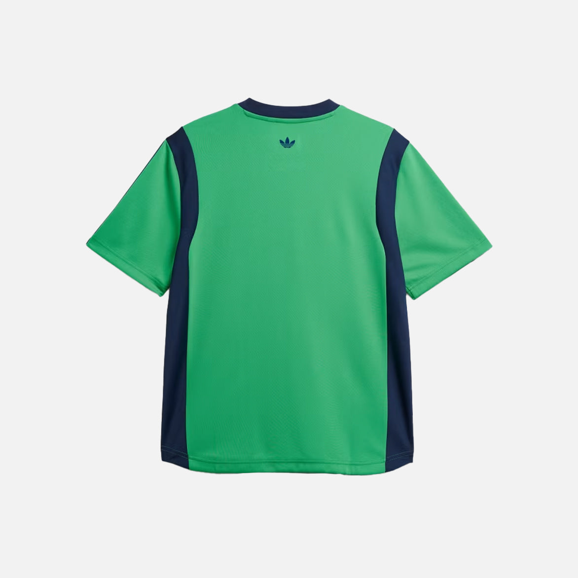 Side view highlighting the 3-Stripes detailing on the sleeve of the Wales Bonner shirt