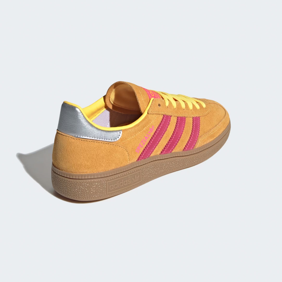Dark gum rubber outsole of the Retro Handball Spezial womens sneakers, highlighting grip and durability.